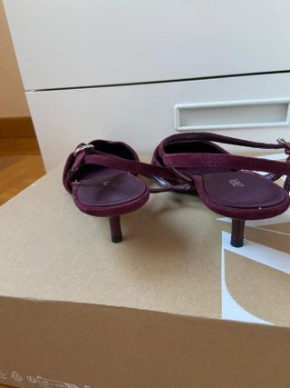 Sandalias ante, de Zara , color burdeos, número 37
