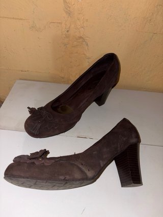 Zapatos Jenna Marrones Tacon Bajo