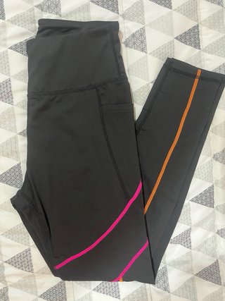 Leggings deportivos negros con bolsillo