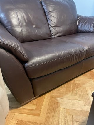 Sofá de piel marrón Ikea