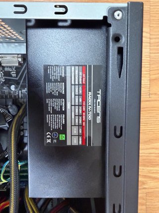 Torre PC CoolBox placa Gigabyte i5 10400f 8GB RAM