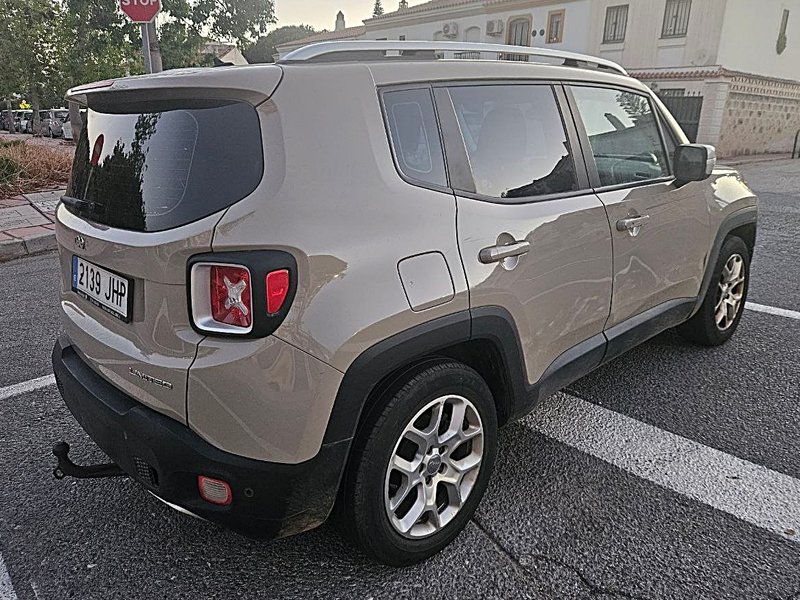 Jeep Renegade 2015, foto 2