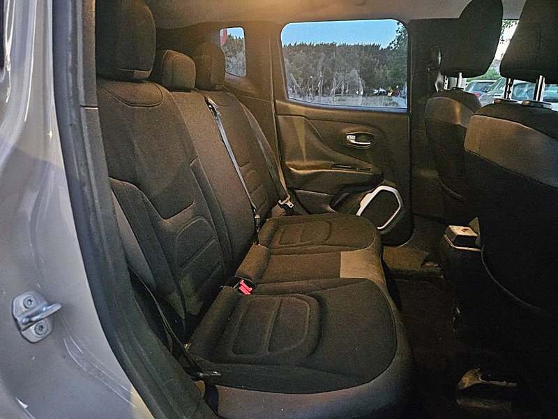 Jeep Renegade 2015, foto 11