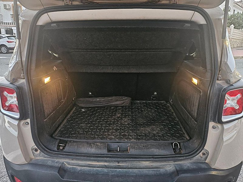 Jeep Renegade 2015, foto 13