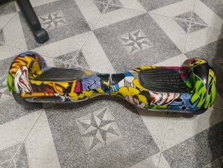 Hoverboard con ruedas anti pinchazos y luches neon