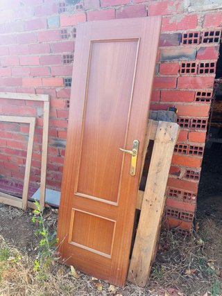 Juego de puertas interiores
