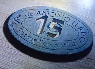 Placa Vía de Antonio Llado 15