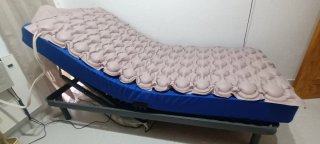 Cama Eléctrica Hospitalaria Nueva con colchoneta