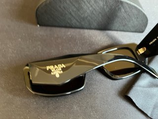 Gafas de sol Prada Negras en perfecto estado