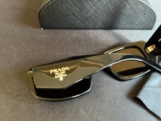 Gafas de sol Prada Negras en perfecto estado