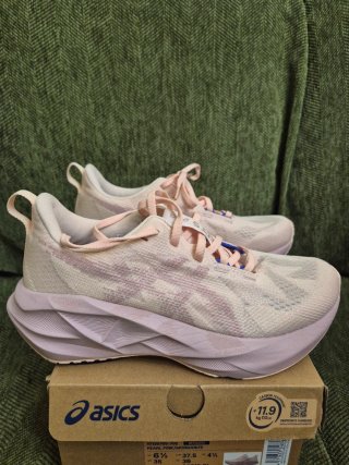 Asics Novablast 5 Nuevas Rosa/Blanco