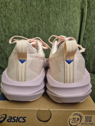 Asics Novablast 5 Nuevas Rosa/Blanco