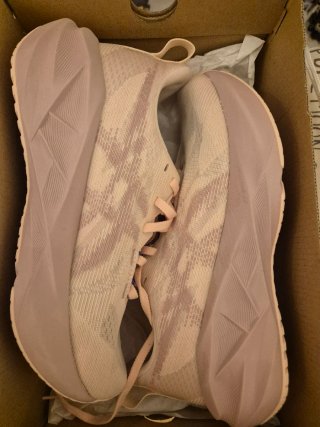Asics Novablast 5 Nuevas Rosa/Blanco