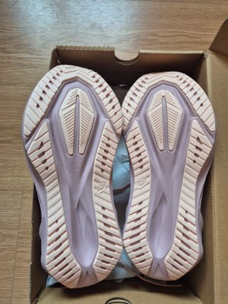 Asics Novablast 5 Nuevas Rosa/Blanco