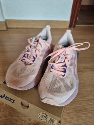 Asics Novablast 5 Nuevas Rosa/Blanco