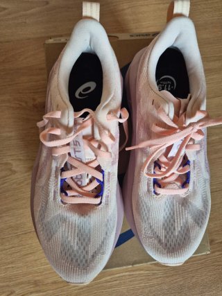 Asics Novablast 5 Nuevas Rosa/Blanco