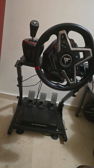 Volante Thrustmaster con Pedales y Palanca
