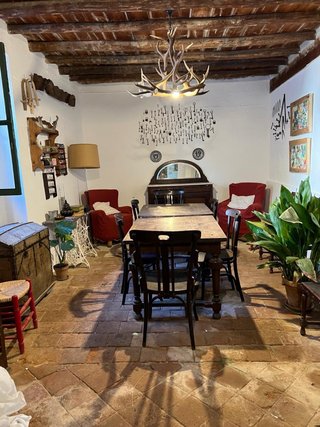 Comedor completo: 1 mesa, 6 sillas