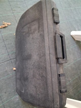 Máquina de escribir vintage con maletín