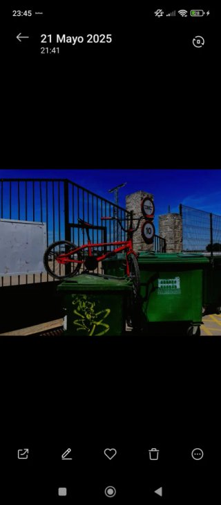 Bici BMX Roja y Negra