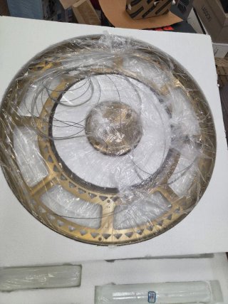 Lámpara de metal dorada luces led