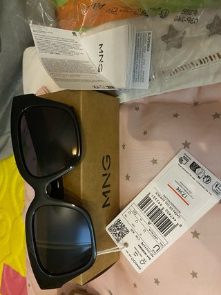 Gafas de sol Mango mujer nuevas etiq (1 a 10 eur)