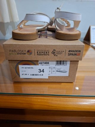Sandalias Pablosky Niña Blancas y Doradas.Talla 34