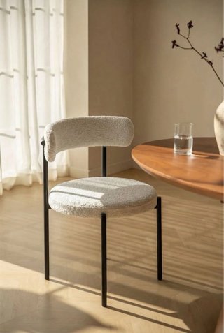 Silla de comedor en acero negra