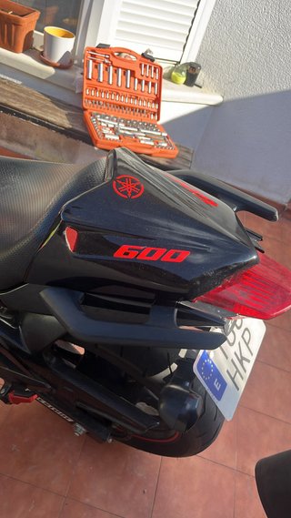 Colin Yamaha XJ6