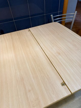 Mesa Plegable y 4 Sillas Cocina
