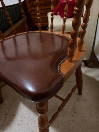 6 Sillas de Madera y Piel Marrón