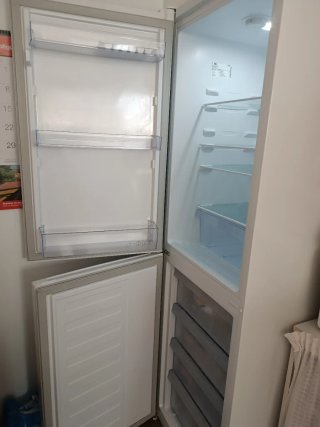 Nevera combi Beko.