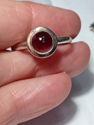 Anillo Plata Ley con Piedra granate