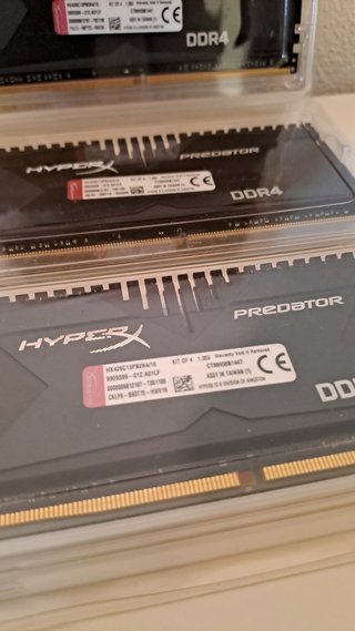 Memória RAM HyperX Predator DDR4 16GB 2666MT/s