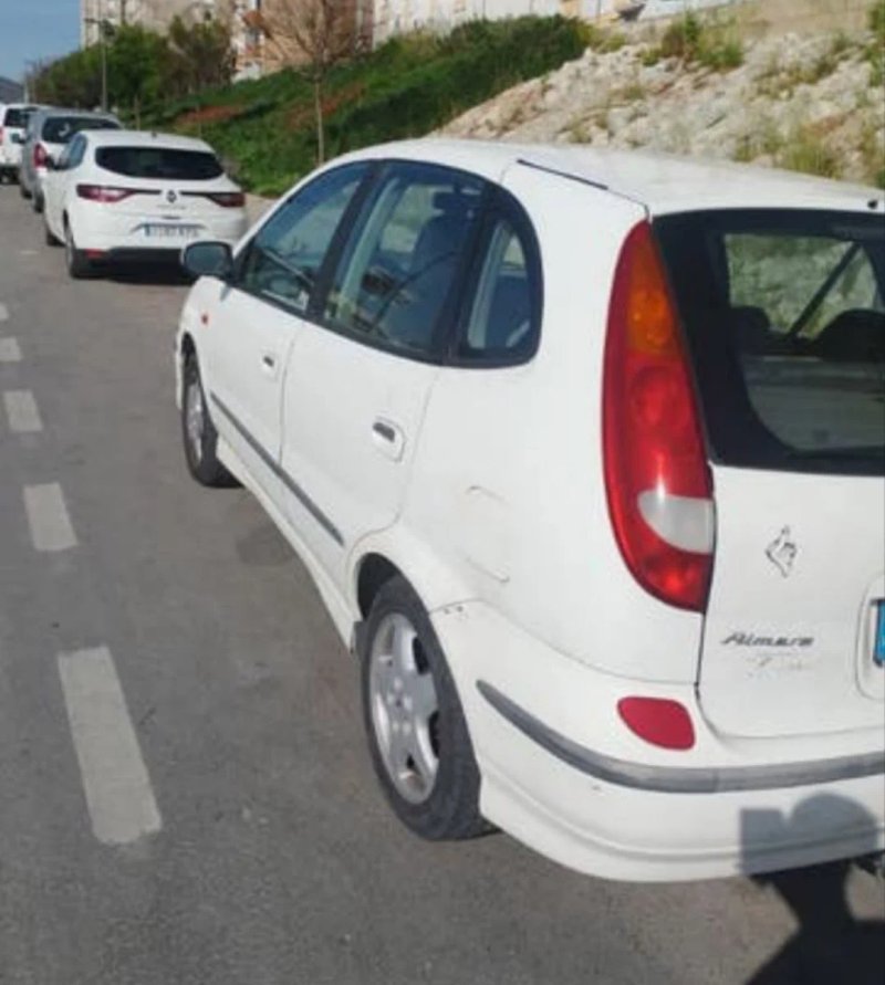 Nissan Almera 2002 - foto 1