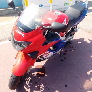 Honda CBR 600f4 Roja y Azul
