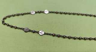 Rosario antiguo con medalla y ovalo