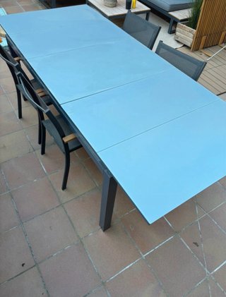 Mesa extensible exterior cristal y metal