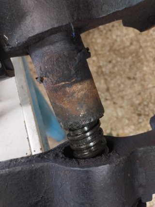 Tornillo de herrero antiguo