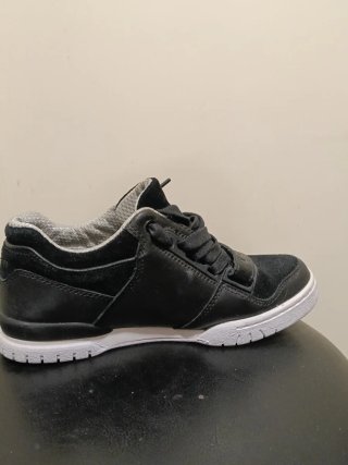 Zapatillas Lacoste Misouri Negras y Blancas