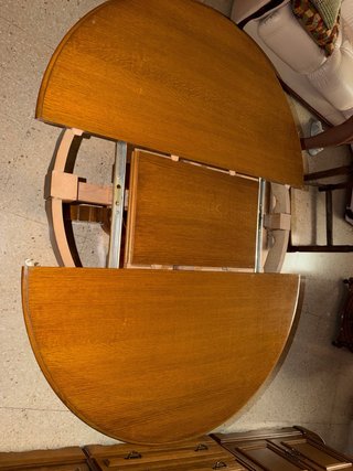 Mesa redonda de madera extensible