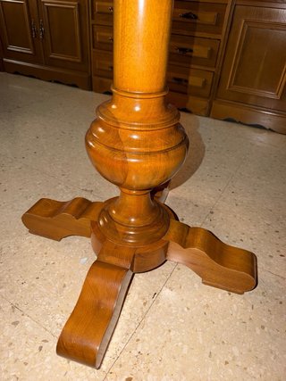Mesa redonda de madera extensible