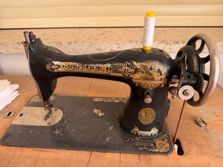 Máquina de coser Singer antigua
