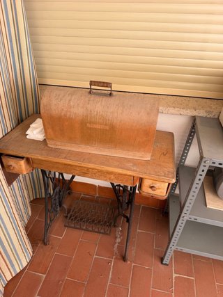 Máquina de coser Singer antigua