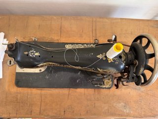 Máquina de coser Singer antigua