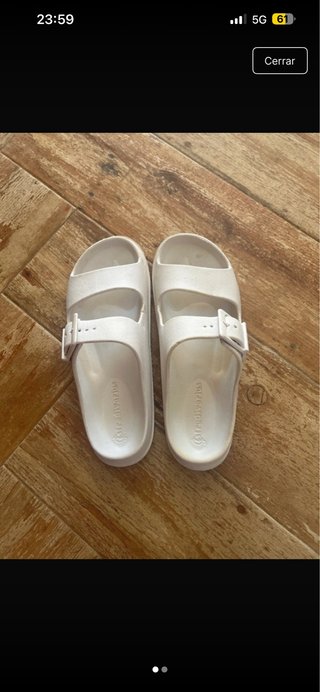 Chanclas Stradivarius Blancas