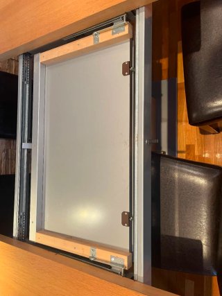 Mesa extensible comedor + 6 sillas  Bo Concept.