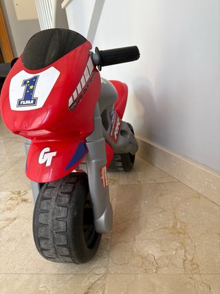 Moto marca Feber. Infantil 2-4 años