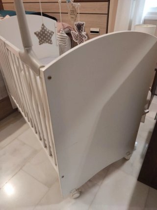 Cuna bebé marca Trama + Colchón