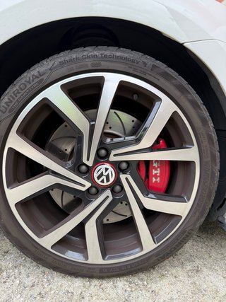 Volkswagen Golf VII GTI Performance